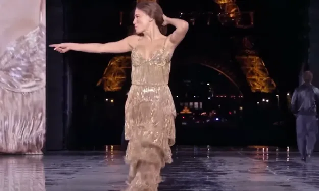 Serenay Sarıkaya Paris Defilesinde
