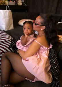 Rihanna’nın kızı Rocki için hazırlanan atlıkarıncalı doğum günü dekorasyonu