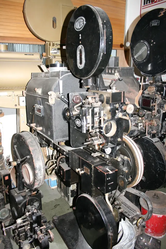 Yeşilçam dönemini hatırlatan eski 35 mm film projektörü