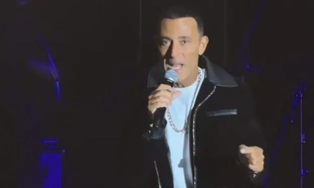 Mustafa Sandal Sahneden Yanıt Verdi