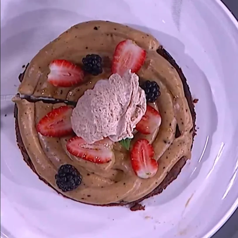 MasterChef kim elendi gecesinde Emre’nin siyah sarımsaklı tatlısı