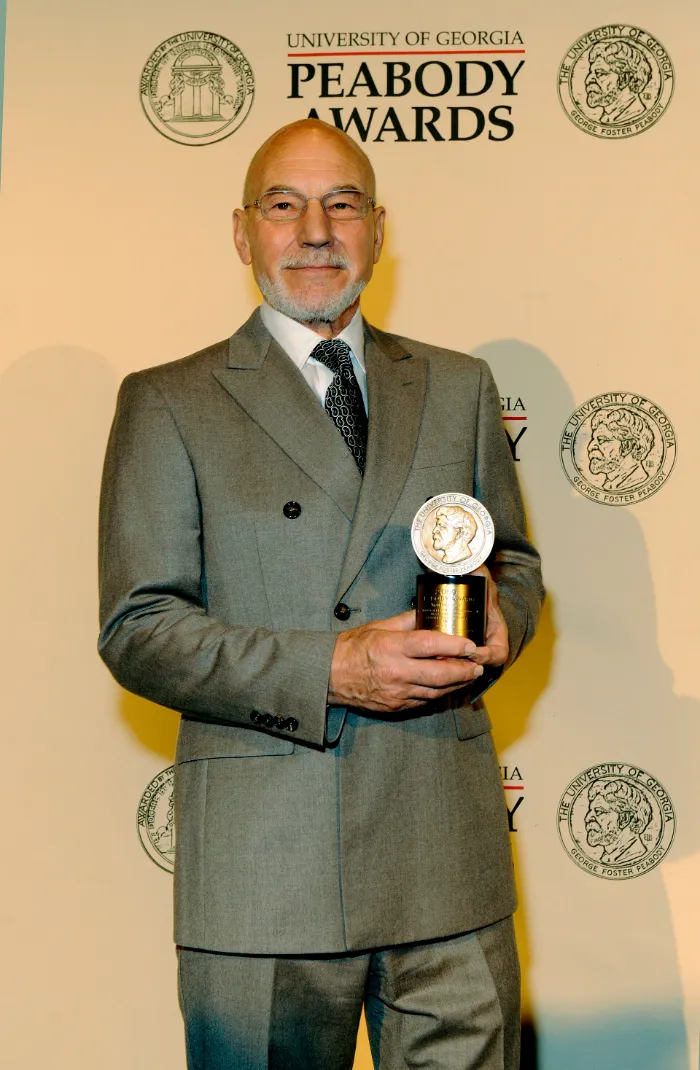 Patrick Stewart Peabody Ödülü törenine katıldı