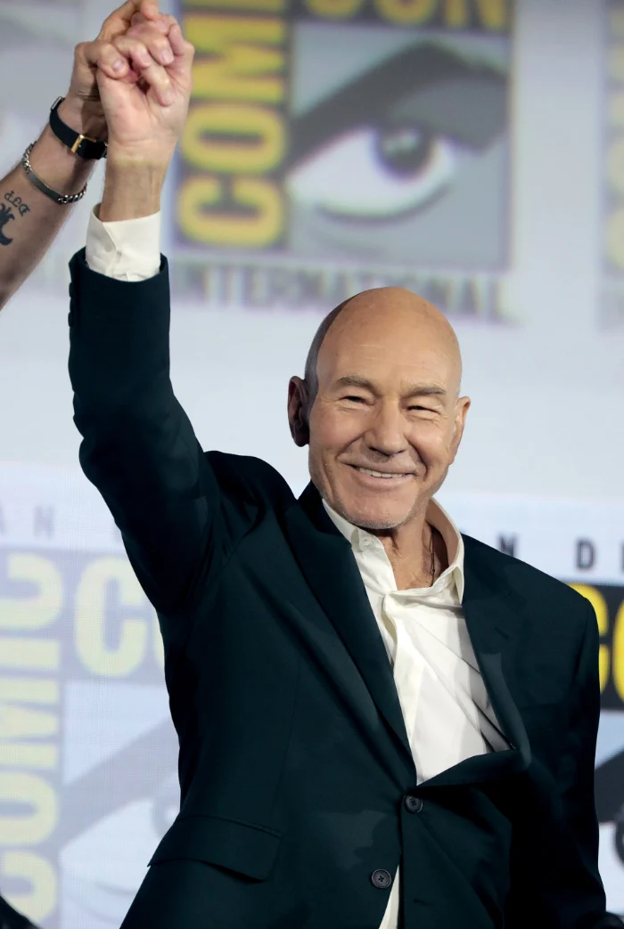 Patrick Stewart Star Trek Picard panelinde hayranlarını selamlıyor