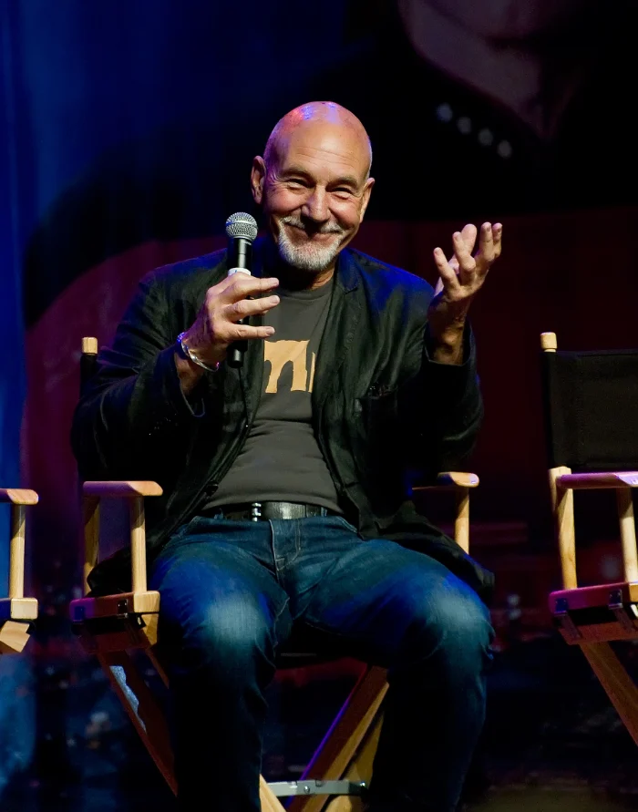 Patrick Stewart Star Trek konvansiyonunda hayranlarıyla buluşurken